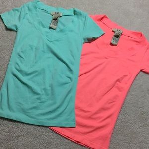 BUNDLE 🔥 V-Neck T-Shirts